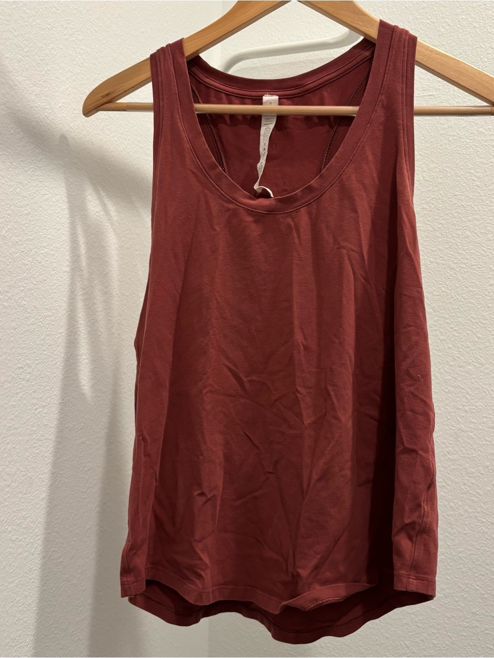 lululemon athletica Women’s Tank Top in Deep Brick